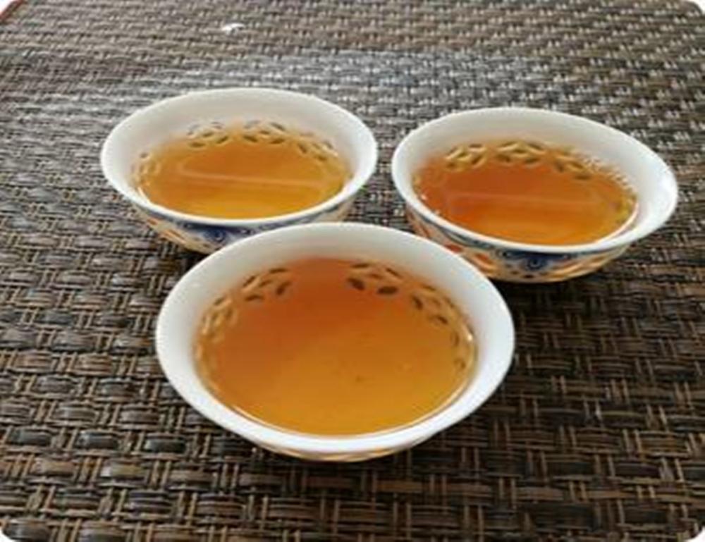 广东乌龙茶，凤凰单枞：一丛一香一茶一品、蜜兰香与鸭屎香的区别