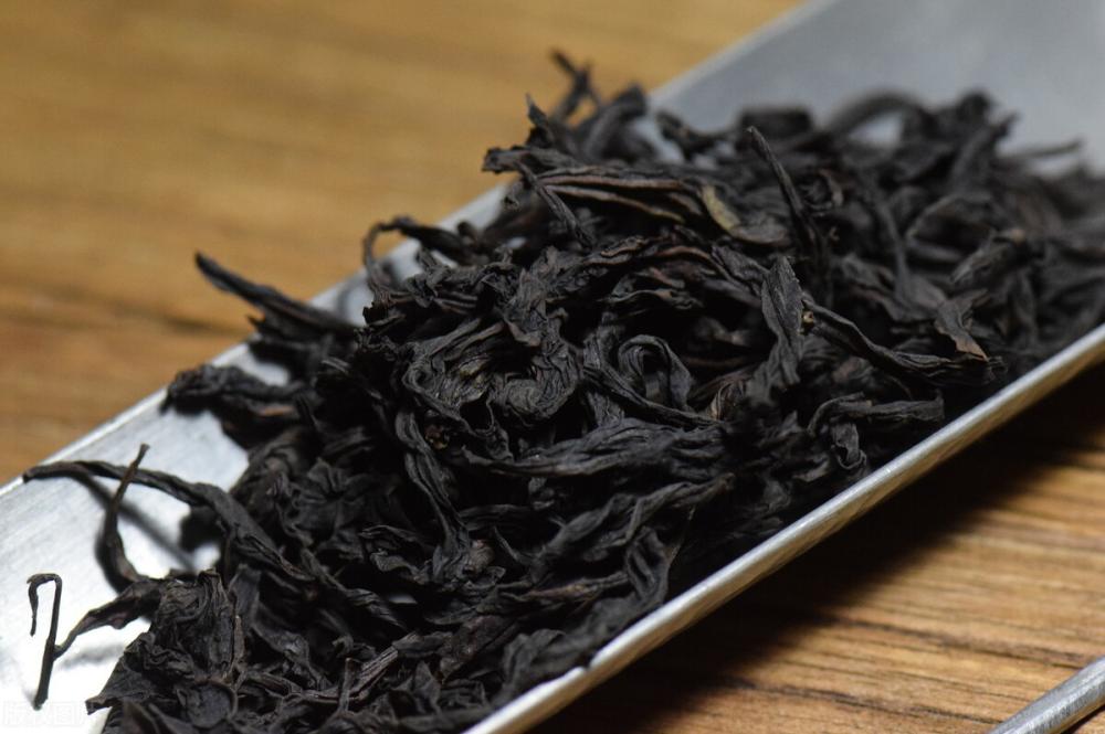 白浩乌龙茶茶叶的鉴别与酿造（白茶乌龙茶是一种茶吗）